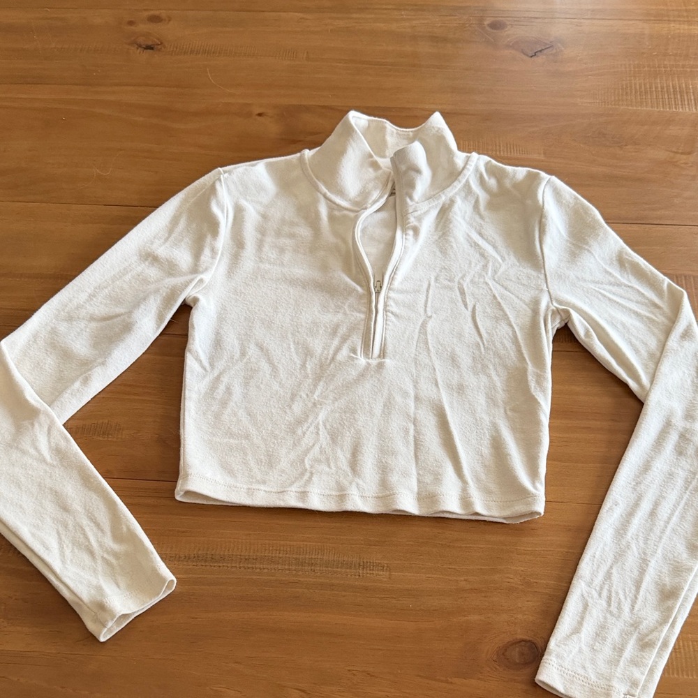 Aritzia Sunday Best Cream Cropped Long Sleeve Top